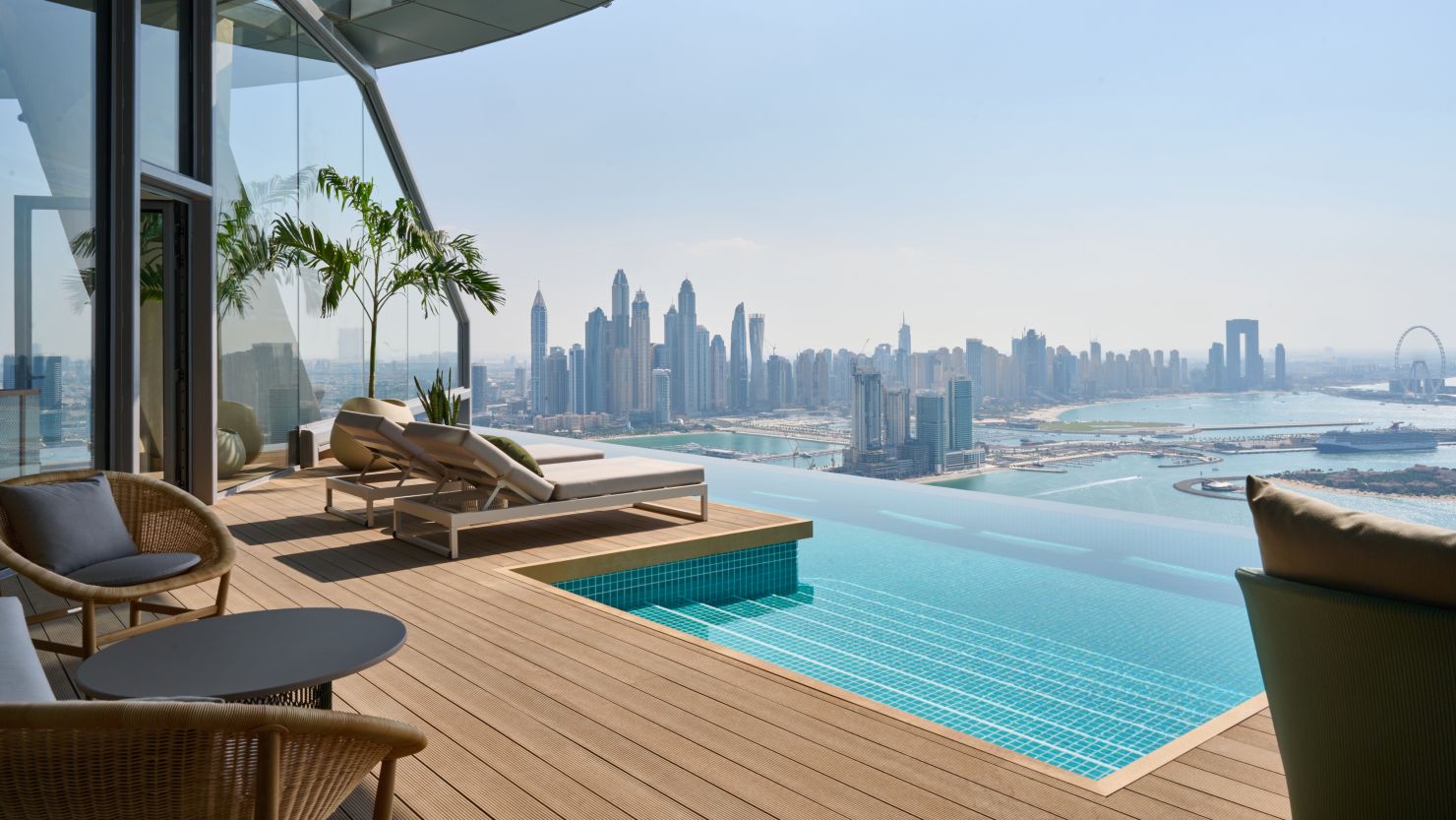 Burj Azizi - infinity pool