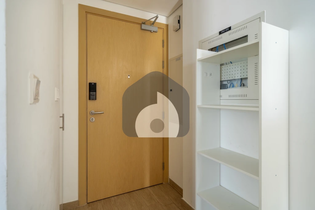 3 BHK Apartment, Fully Furnished ,Double PARKING. For rent