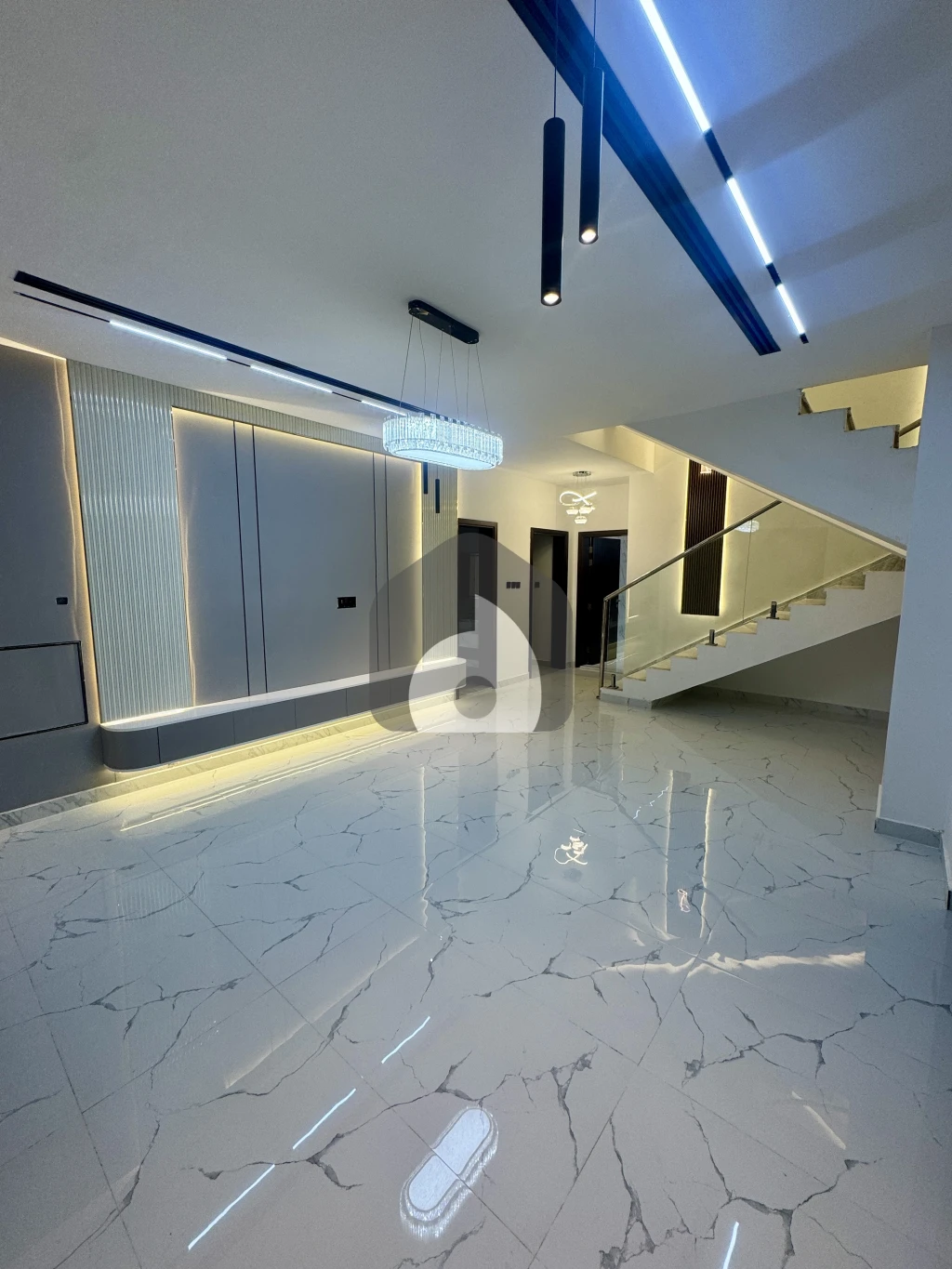 Direct Owner | No Commission | 5 Master Bedroom |  Registration Free | Central AC | Maid room | Rooftop | Wardrobes | Designer Walls