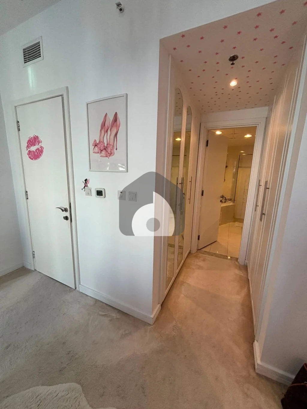 Cute 1 BDR + balcony Apartment for Rent in  Marina, Dubai